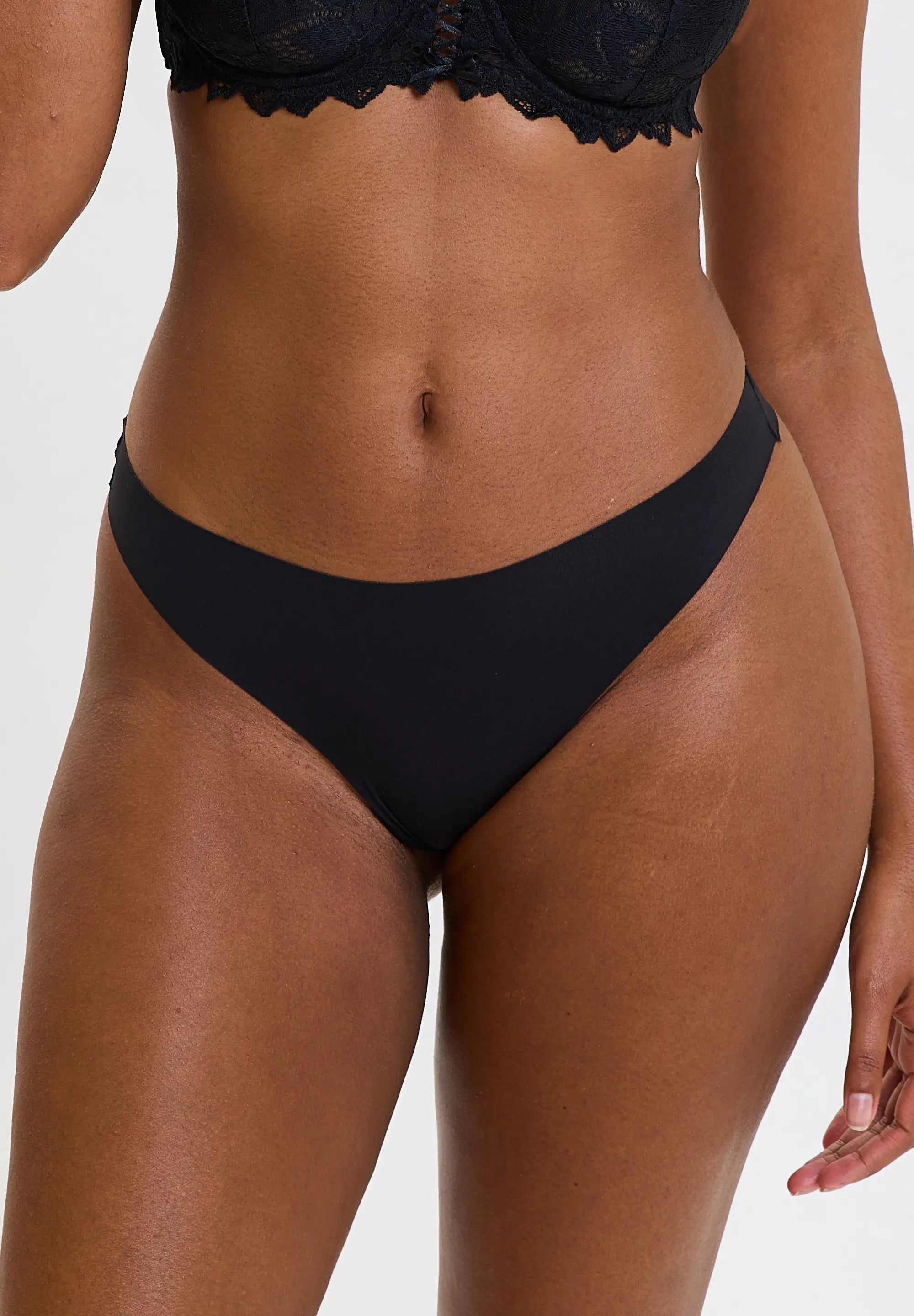 Lot de 3 strings en microfibre Discrète Noir